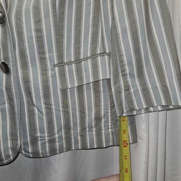 Lafayette 148 New York Blue And Gray Striped Blazer With Shoulder Pads! - Picture 5 of 7